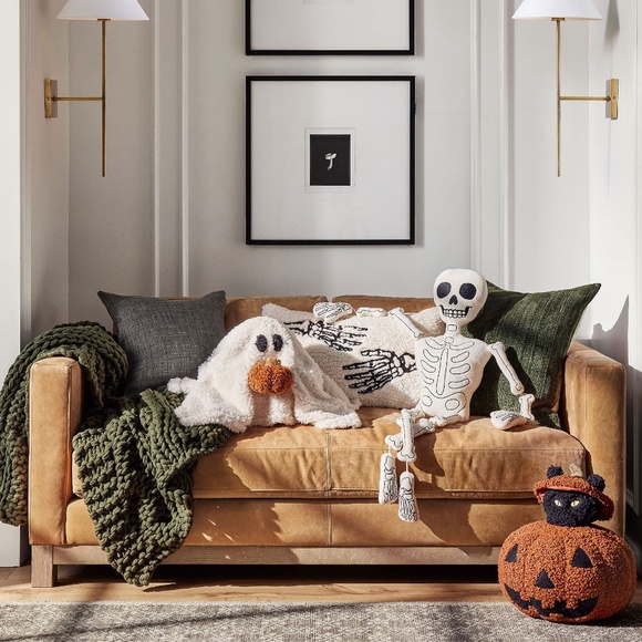 Gus the Ghost with Pumpkin Pillow - PB - Picture 4 of 9